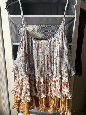 entro Tiered Pleated Floral Spaghetti-Strap Camisole - Light Blue/White/Yellow